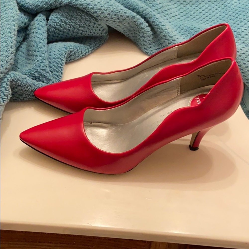 Red Pumps - Picture 2 of 2